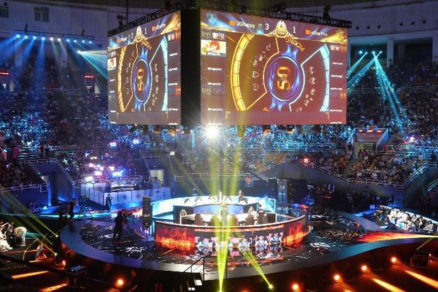 普哈奇：不知道为什么还没找到球队；我与莱万是互相喜欢